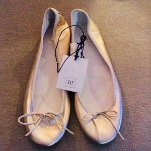 Gap gold/silver metallic flats size 8